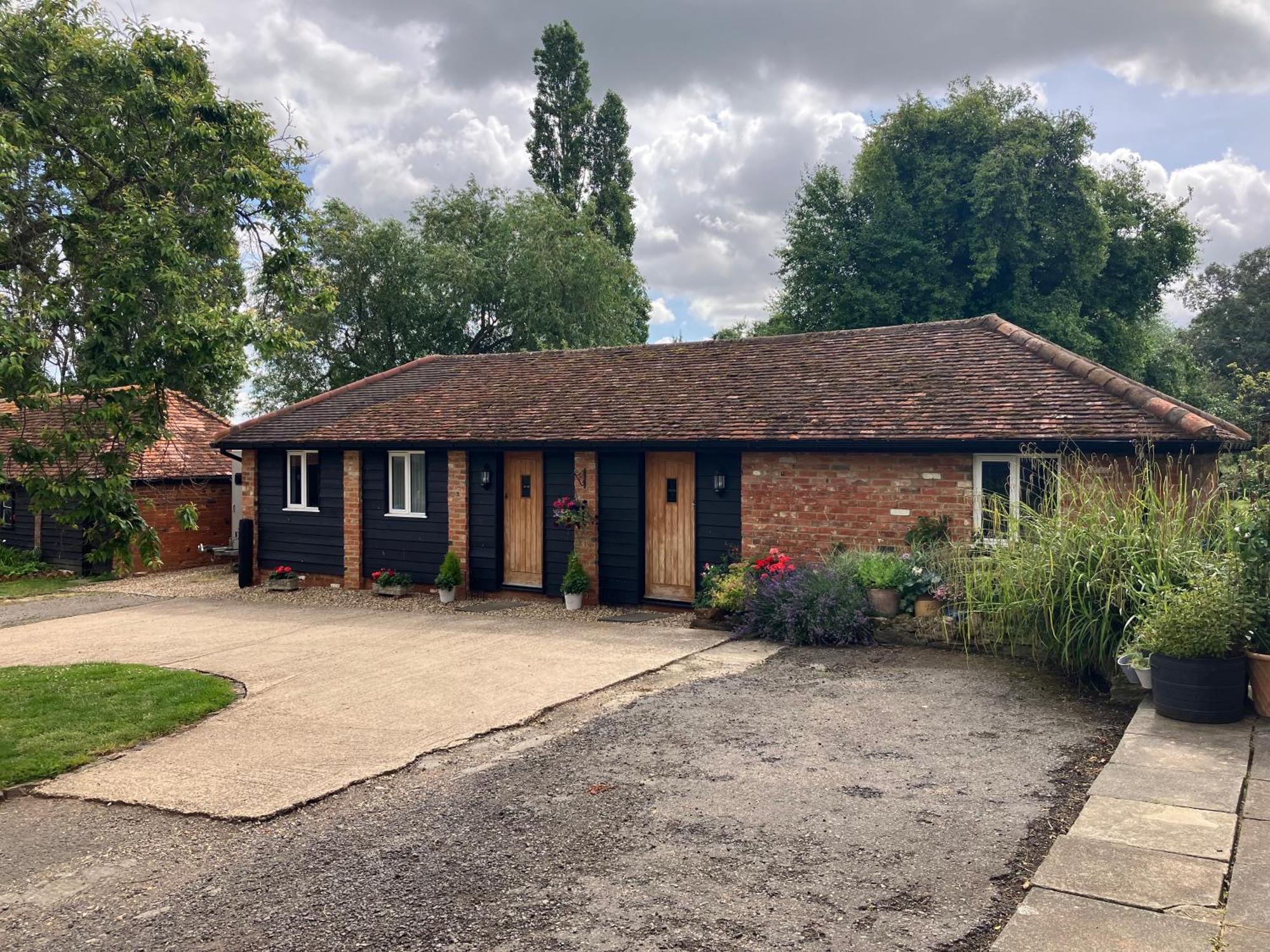 Upper Wood End Farm Holiday Cottages Marston Moreteyne 外观 照片